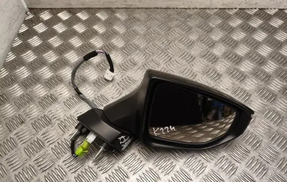 Lexus LBX Front door electric wing mirror E13049704