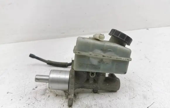 Mercedes-Benz B W245 Master brake cylinder A1694300202