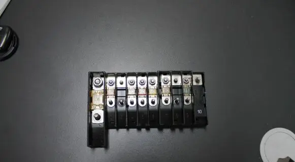 Volkswagen Transporter - Caravelle T5 Fuse module 7H6970187FF