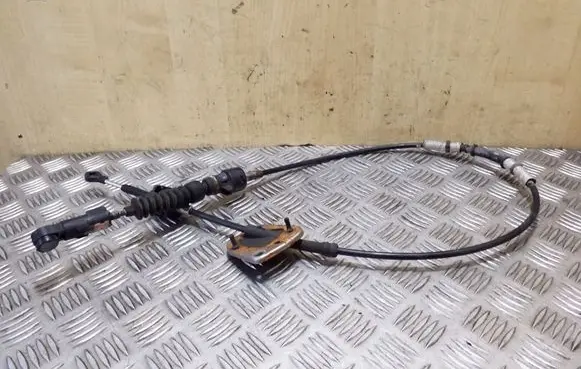 Mitsubishi Outlander Gear shift cable linkage