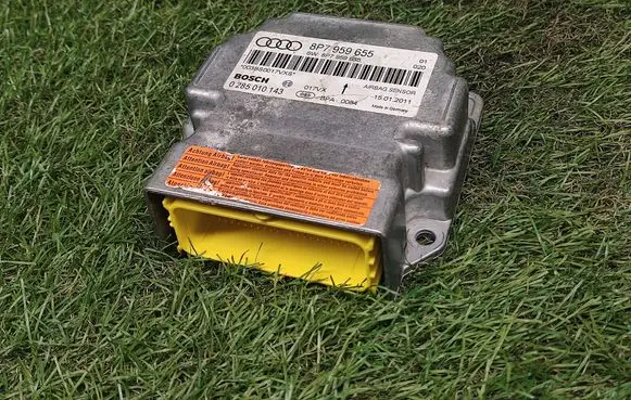Audi A3 S3 8P Airbag control unit/module 8P7959655 0285010143