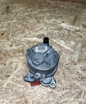 Nissan Qashqai Vacuum pump 8200472458