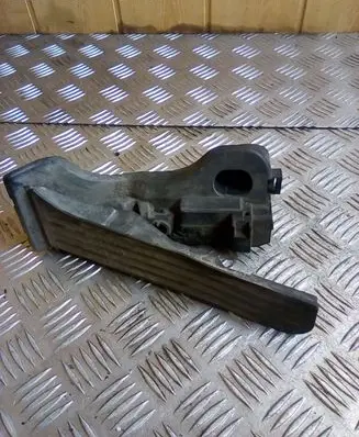 Volkswagen Golf V Accelerator throttle pedal 1K1721503L