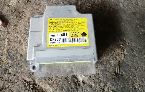 Mitsubishi Grandis Airbag control unit/module MN141401