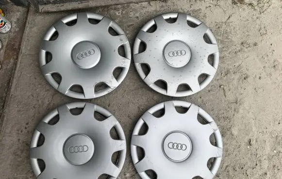 Audi A4 S4 B5 8D R15 wheel hub/cap/trim 4A0601147A