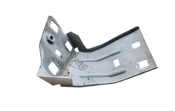 Maserati Levante Fender mounting bracket