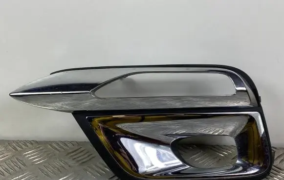 Infiniti QX80 Front fog light trim/grill 622575ZAOA