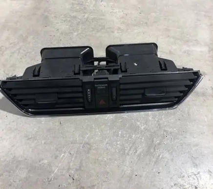 Skoda Octavia Mk3 (5E) Dash center air vent grill 5E0820951A