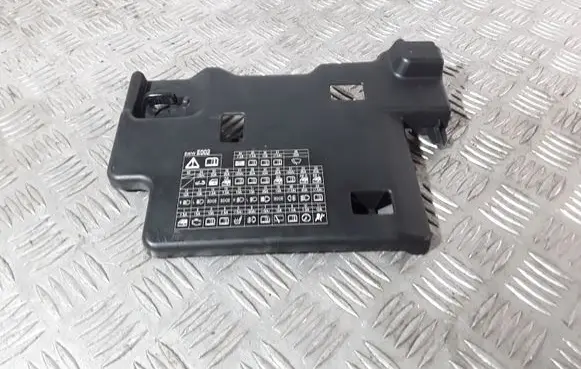 Honda CR-V Fuse box cover 77340SWAA01020