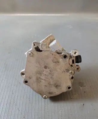 Skoda Octavia Mk3 (5E) Vacuum pump 06k145100P