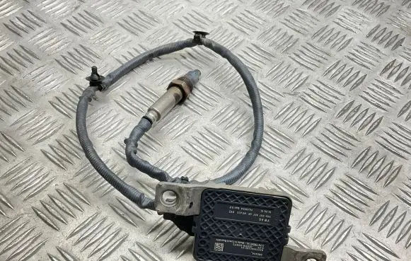 Volkswagen Touareg I Lambda probe sensor 059907807AB