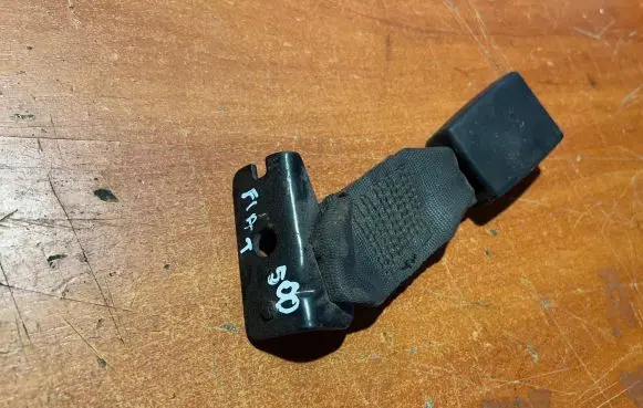 Fiat 500 Rear seatbelt buckle C383 34045524