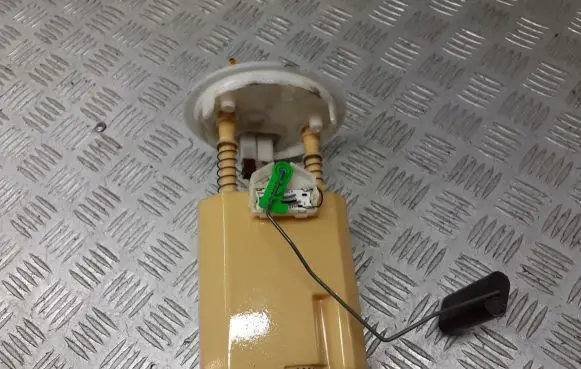 Renault Clio III Mechanical fuel pump BRAK