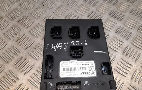 Audi A4 S4 B8 8K Comfort/convenience module 8K0907063P
