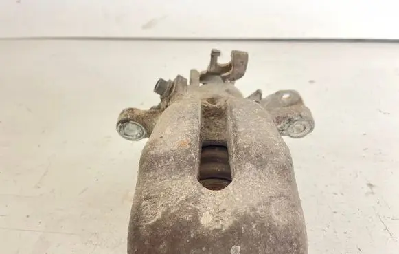 Opel Meriva A Rear brake caliper