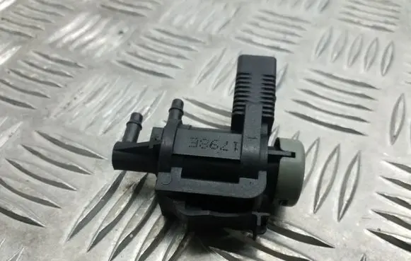Audi A4 S4 B8 8K Turbo solenoid valve 1K0906283A