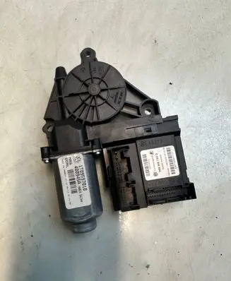 Skoda Octavia Mk2 (1Z) Front door window regulator motor 1T0959701B