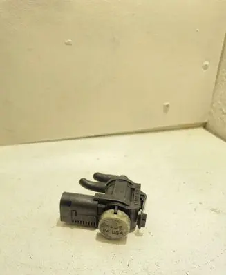 Volkswagen Golf IV Turbo solenoid valve 1K0906283A