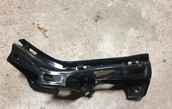 Suzuki Swift III Front bumper mounting bracket 7173452R0 7173452R00