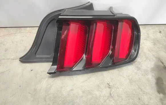 Ford Mustang VI Rear/tail lights FR3B13B504AN