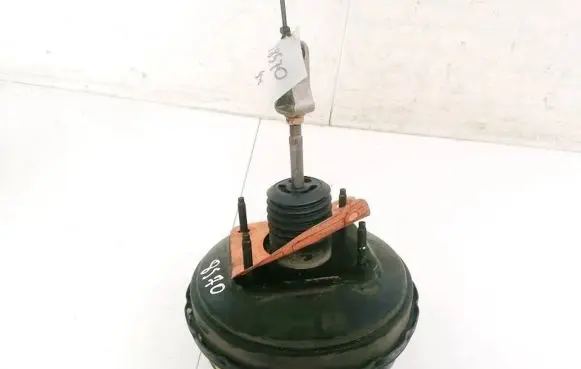 Lexus IS 200-300 Brake booster