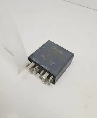 Volkswagen Golf IV Window wiper relay 1J0955531 5WK1045 A300103