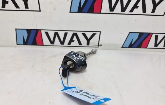 BMW X1 E84 Front door lock (next to the handle) B39