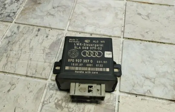 Audi A6 S6 C6 4F Light module LCM 8P0907357G 00837902