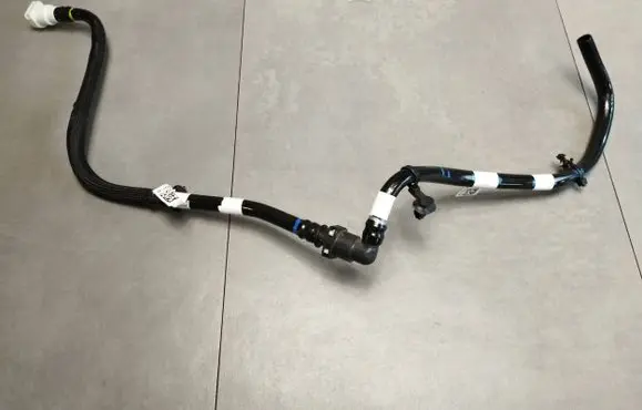 Volkswagen Amarok II Engine coolant pipe/hose MB3Q9C231CB