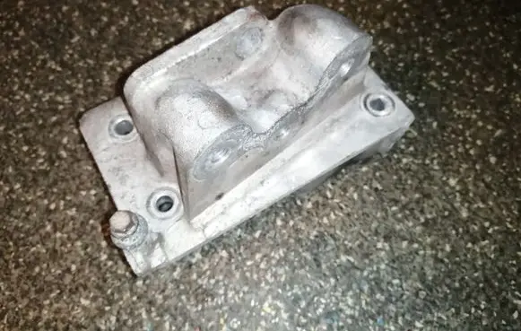Fiat 500L Engine mounting bracket 55248279