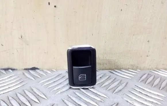 Mercedes-Benz E W212 Electric window control switch A2048707358