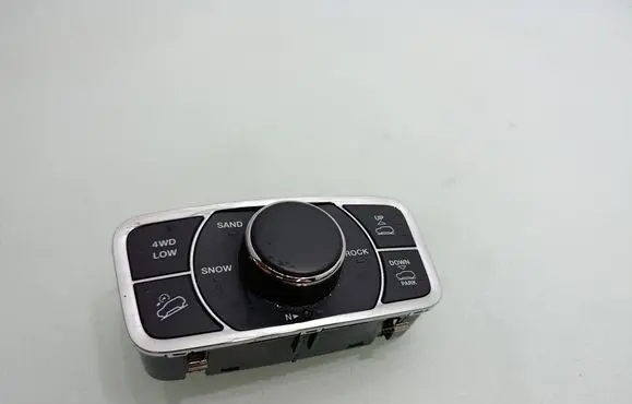 Jeep Grand Cherokee Suspension ride height/mode switch P68258736AA