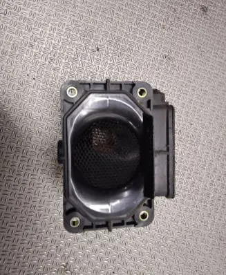 Mitsubishi Outlander Mass air flow meter E5T08271