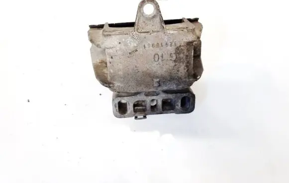 Engine mount bracket