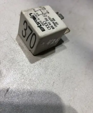 Audi A4 S4 B6 8E 8H Other relay 8D0951253