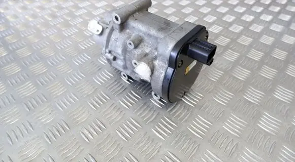 Toyota C-HR I Air conditioning (A/C) compressor (pump) 0424000370 8837047091 8837047092