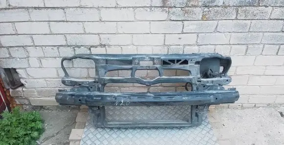 Volkswagen Golf IV Radiator support slam panel