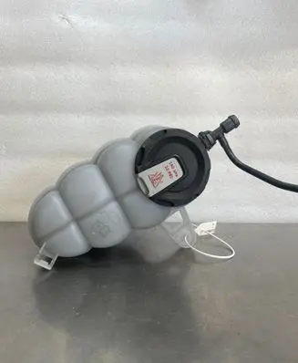 Audi A4 S4 B9 Coolant expansion tank/reservoir