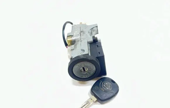 Nissan X-Trail T30 Ignition lock 2671032209 28590C9902