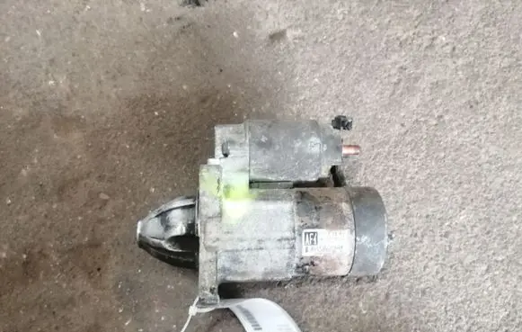 Mazda Premacy Starter motor M000T80381