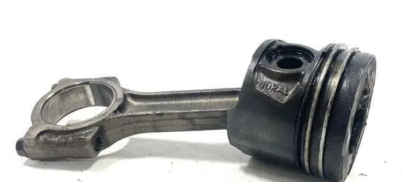 Renault Modus Piston with connecting rod 7657