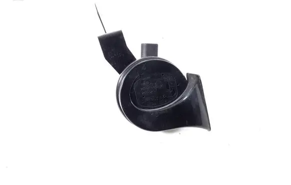 Audi Q3 8U Horn signal 8U0951210