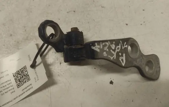 Ford Focus Front door lower hinge