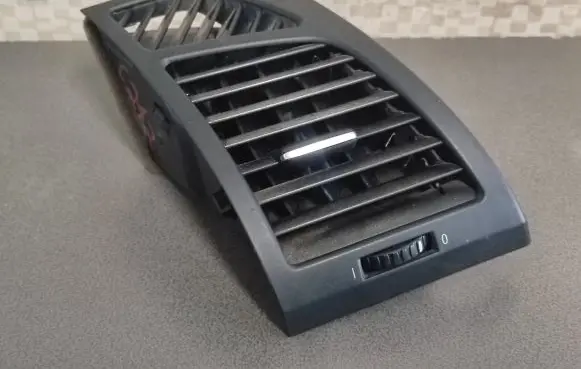 BMW 1 E81 E87 Dashboard side air vent grill/cover trim 7059188