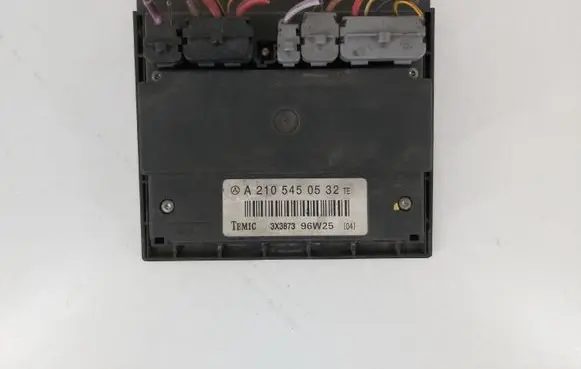 Mercedes-Benz E W212 Other control units/modules A2105450532