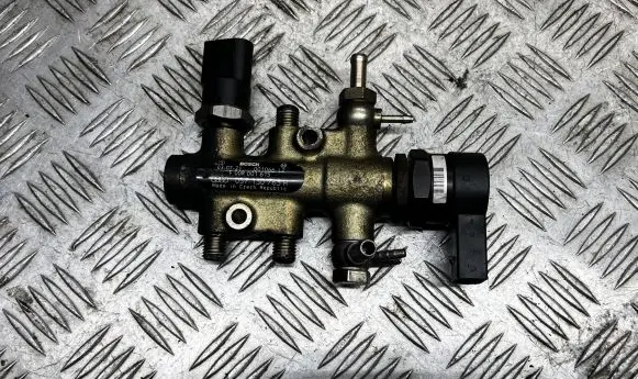 Audi A8 S8 D3 4E Fuel main line pipe 057130763H 00R001615