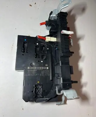 Mercedes-Benz CLS C218 X218 Fuse module A2129003922 5DK01102316 2129015205