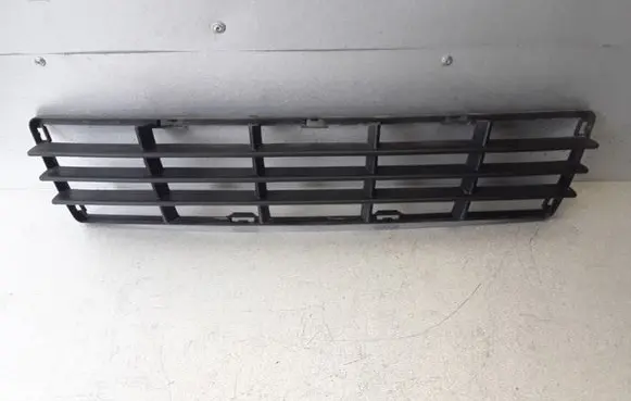 Volvo V50 Front bumper lower grill