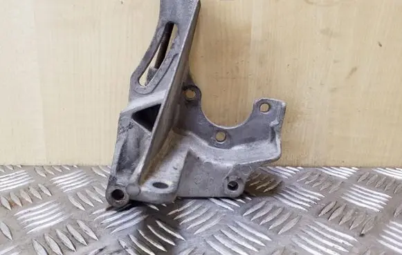Subaru Forester SF Power steering pump mounting bracket 