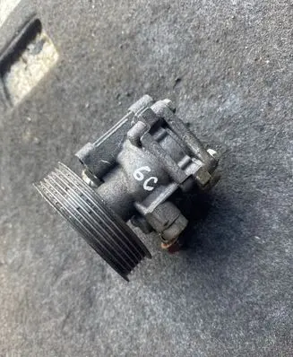 Mitsubishi Grandis Power steering pump 
